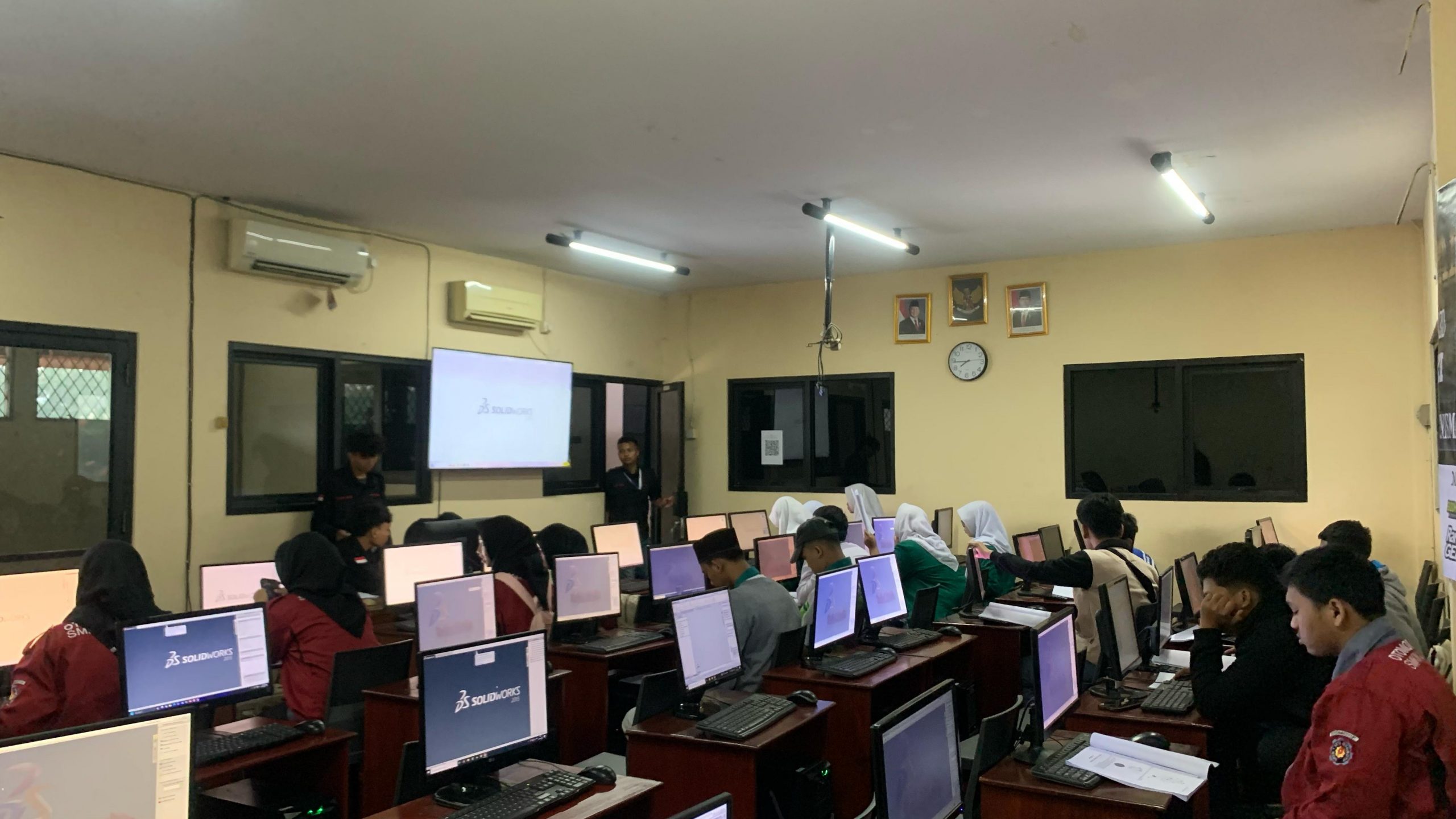 Pelatihan Solidworks dan Autocad 2D 3D Unisma bekasi universitas islam 45 (3)