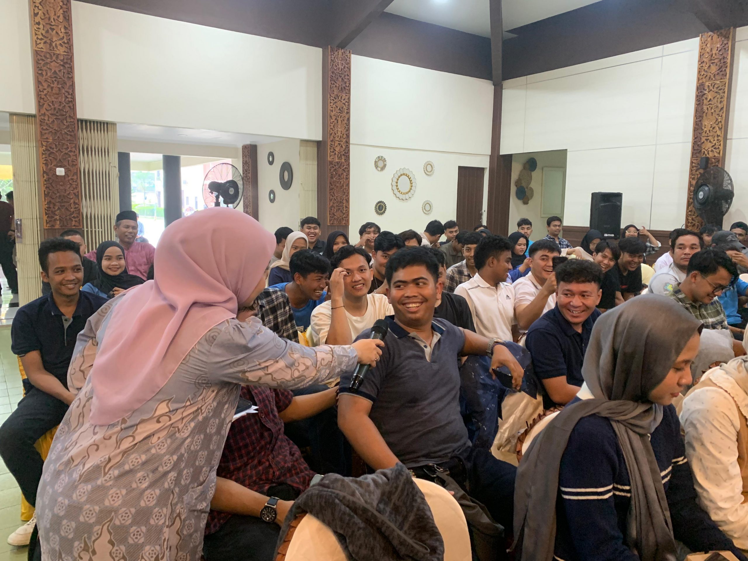 UNISMA Bekasi Dukung GERMAS Sosialisasi Pentingnya Imunisasi Bersama H. Obon Tabroni, Anggota Komisi IX DPR RI (3)