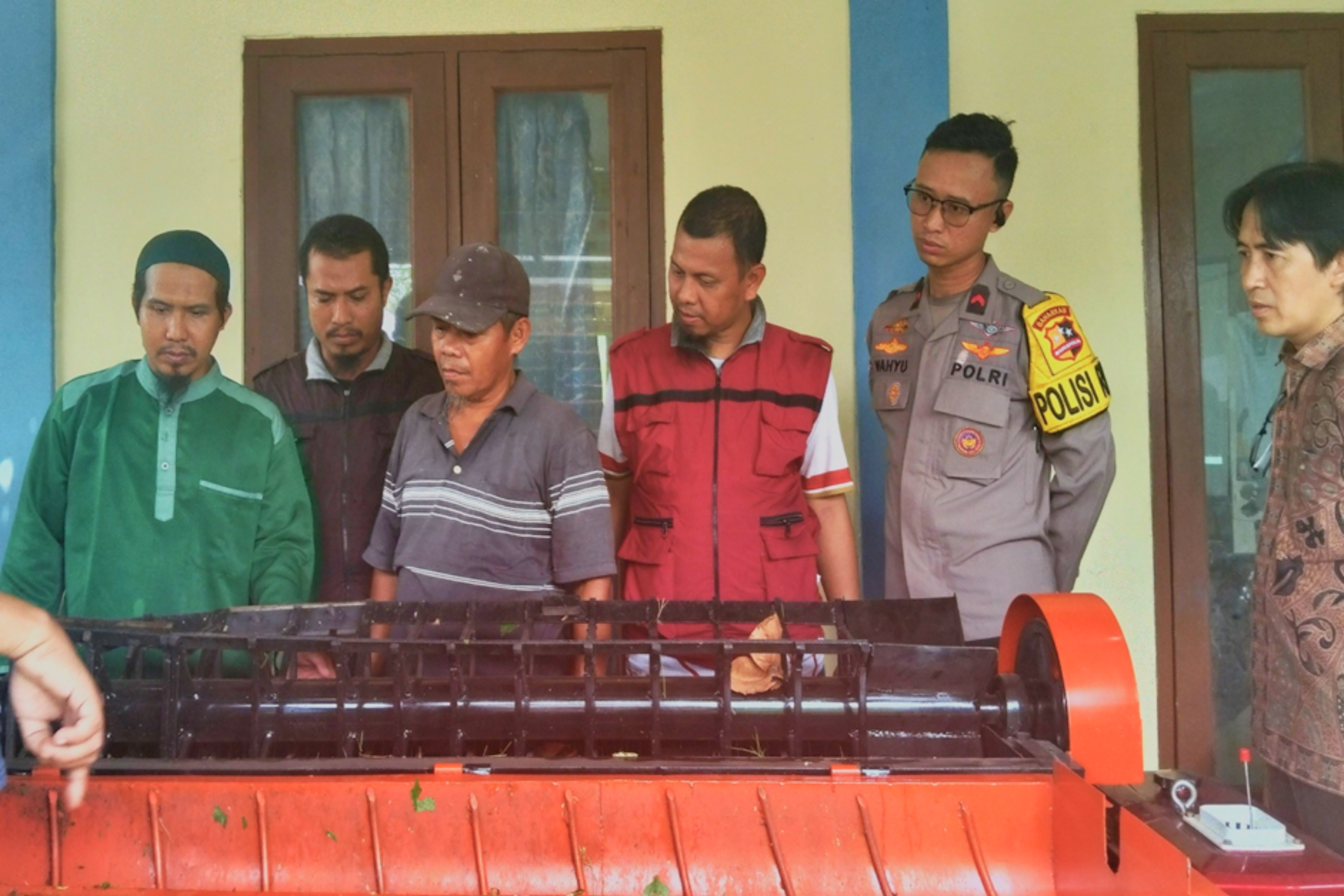 fakultas teknik ciptakan inovasi mesin pemilah sampah kertamukti 2025 universitas kampus bekasi unisma islam 45 (11) fakultas teknik ciptakan inovasi mesin pemilah sampah kertamukti 2025 universitas kampus bekasi unisma islam 45 (11)