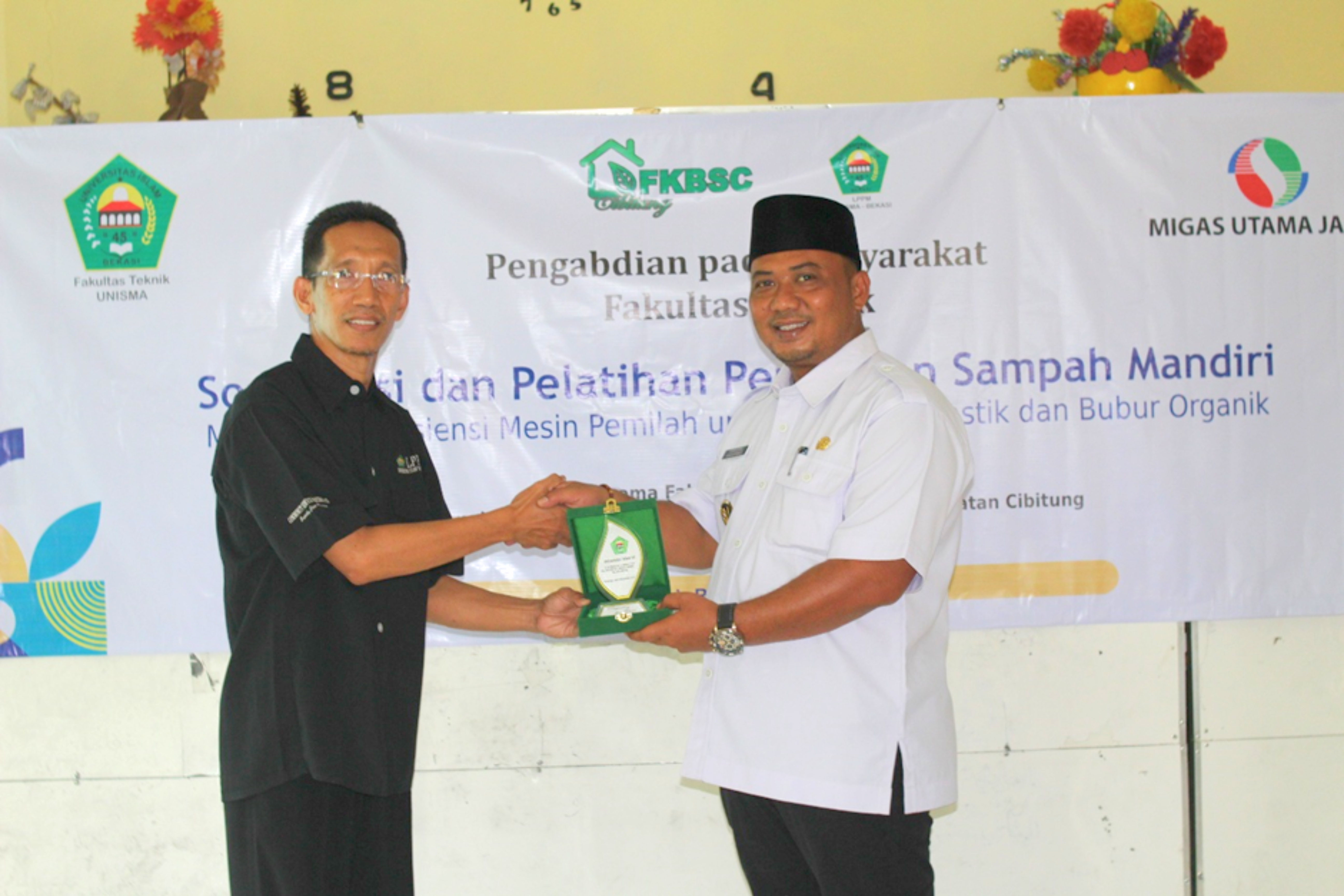 fakultas teknik ciptakan inovasi mesin pemilah sampah kertamukti 2025 universitas kampus bekasi unisma islam 45 (5) fakultas teknik ciptakan inovasi mesin pemilah sampah kertamukti 2025 universitas kampus bekasi unisma islam 45 (5)