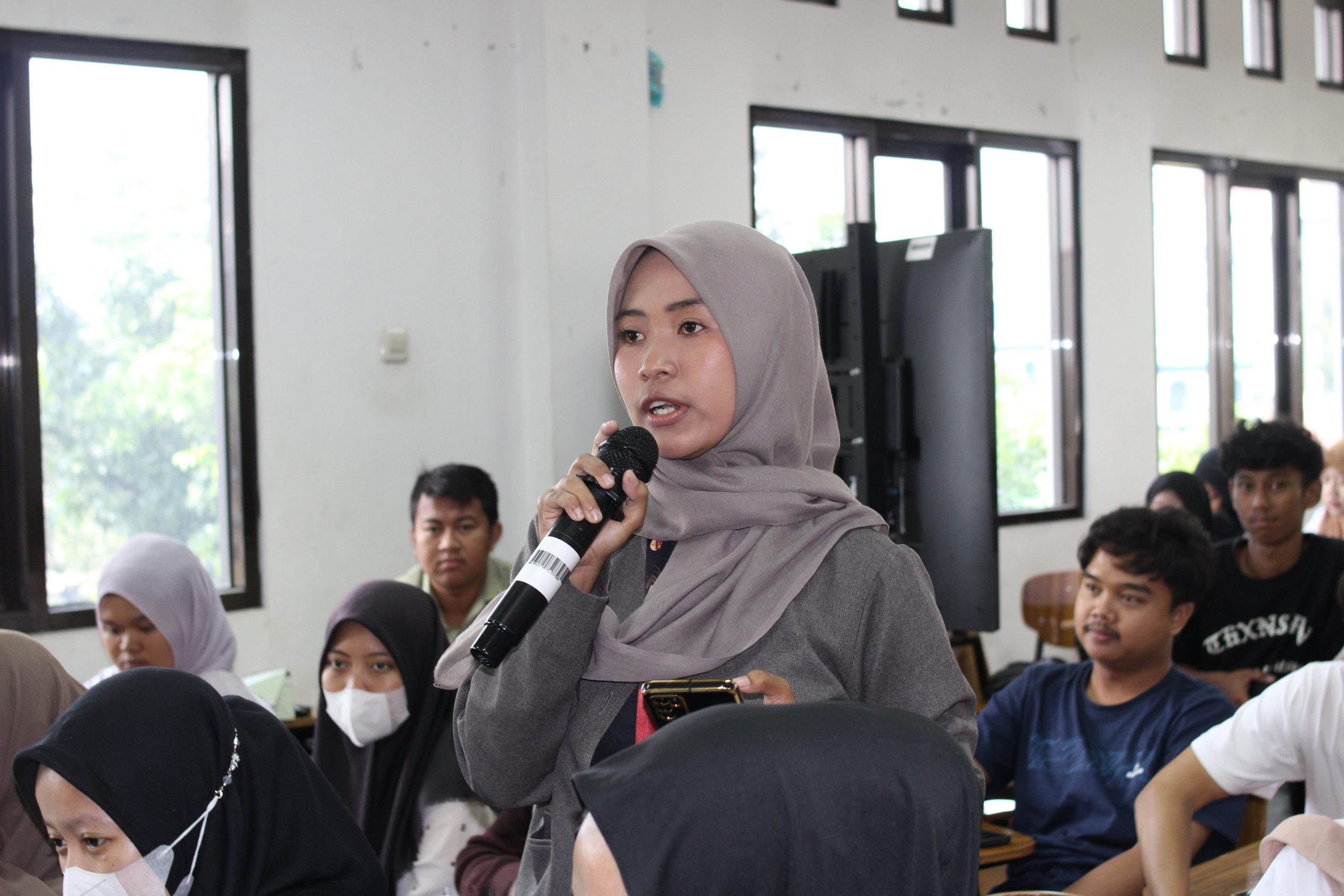UNISMA Bekasi Gelar Seminar KWU 2025 Dorong Mahasiswa Kampus Bekasi Jadi Wirausahawan Digital (11)