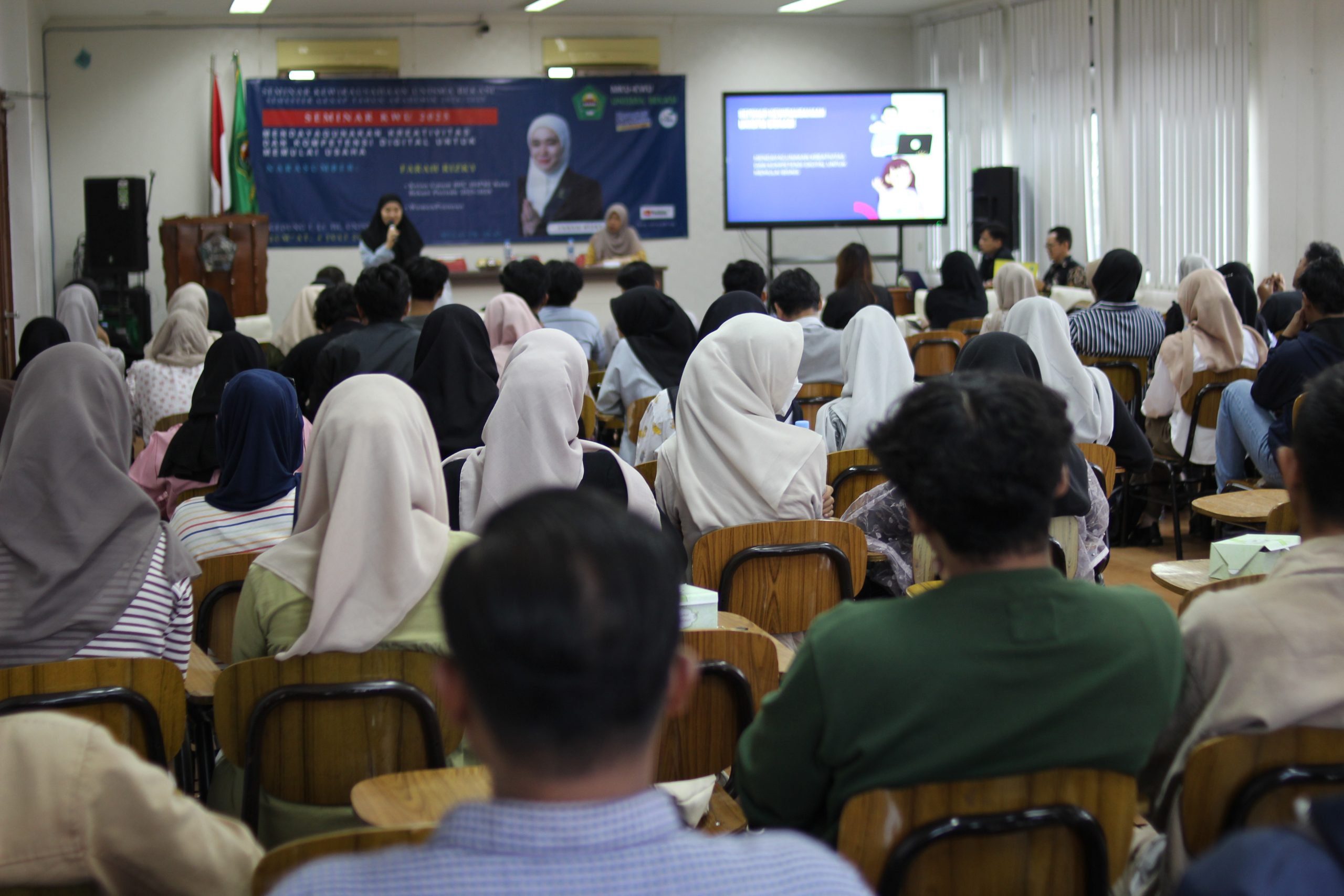 UNISMA Bekasi Gelar Seminar KWU 2025 Dorong Mahasiswa Kampus Bekasi Jadi Wirausahawan Digital (3)