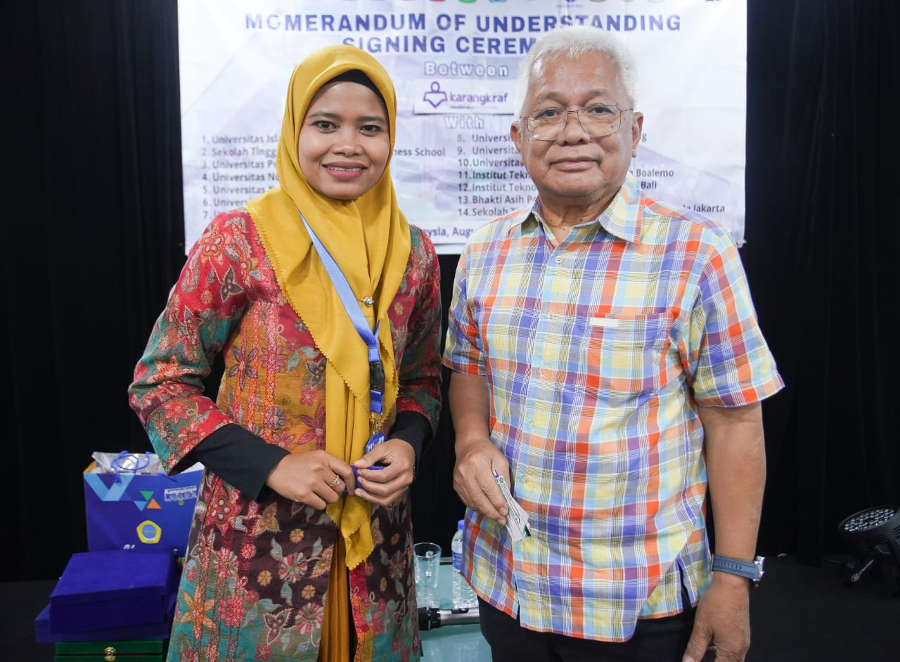 Foto Bersama CEO Karangkraf dan STIKes Mitra RIA Husada Jakarta