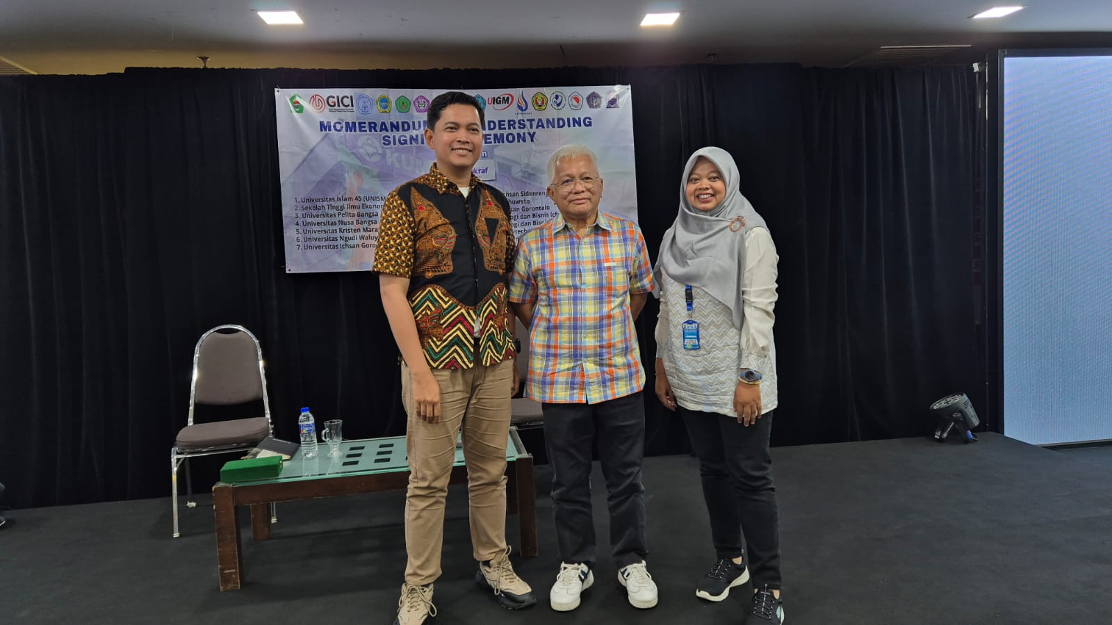 Foto Bersama CEO Karangkraf dan Universitas Pelita Bangsa
