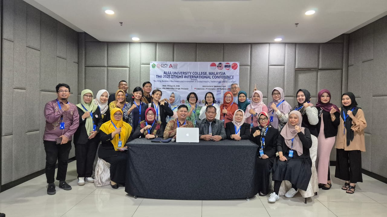 Foto Bersama Kegiatan International Conference