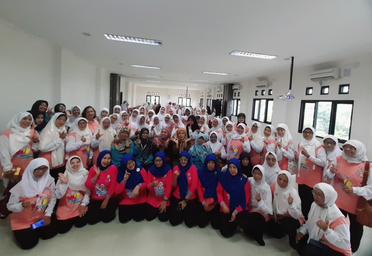 Sekolah Lansia BERSINAR Kota Bekasi bersama UPTD Pengendalian Penduduk Kec. Bekasi Selatan Gelar Edukasi Makanan Bergizi Kesehatan Lansia di kampus UNISMA Bekasi (2)
