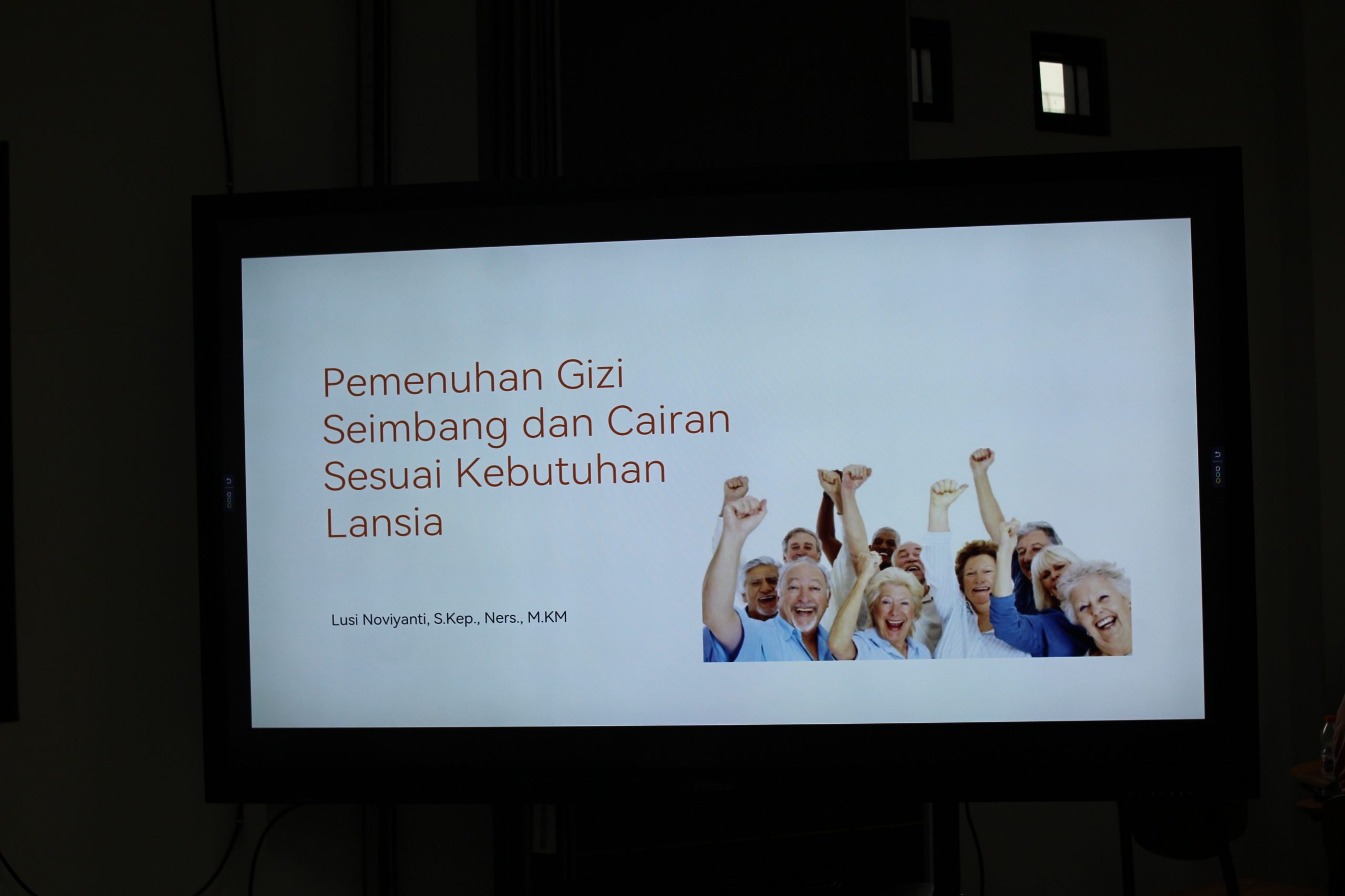 Sekolah Lansia BERSINAR Kota Bekasi bersama UPTD Pengendalian Penduduk Kec. Bekasi Selatan Gelar Edukasi Makanan Bergizi Kesehatan Lansia di kampus UNISMA Bekasi (5)