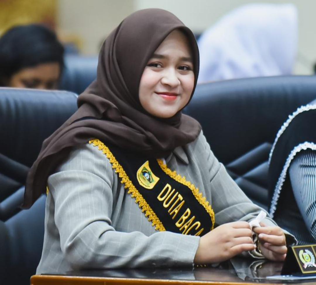 Dinda Fahriyatun Khusnaini, Mahasiswa Psikologi FISIP UNISMA Bekasi Raih Juara 1 Putri Duta Baca Kabupaten Bogor 2025 (2)