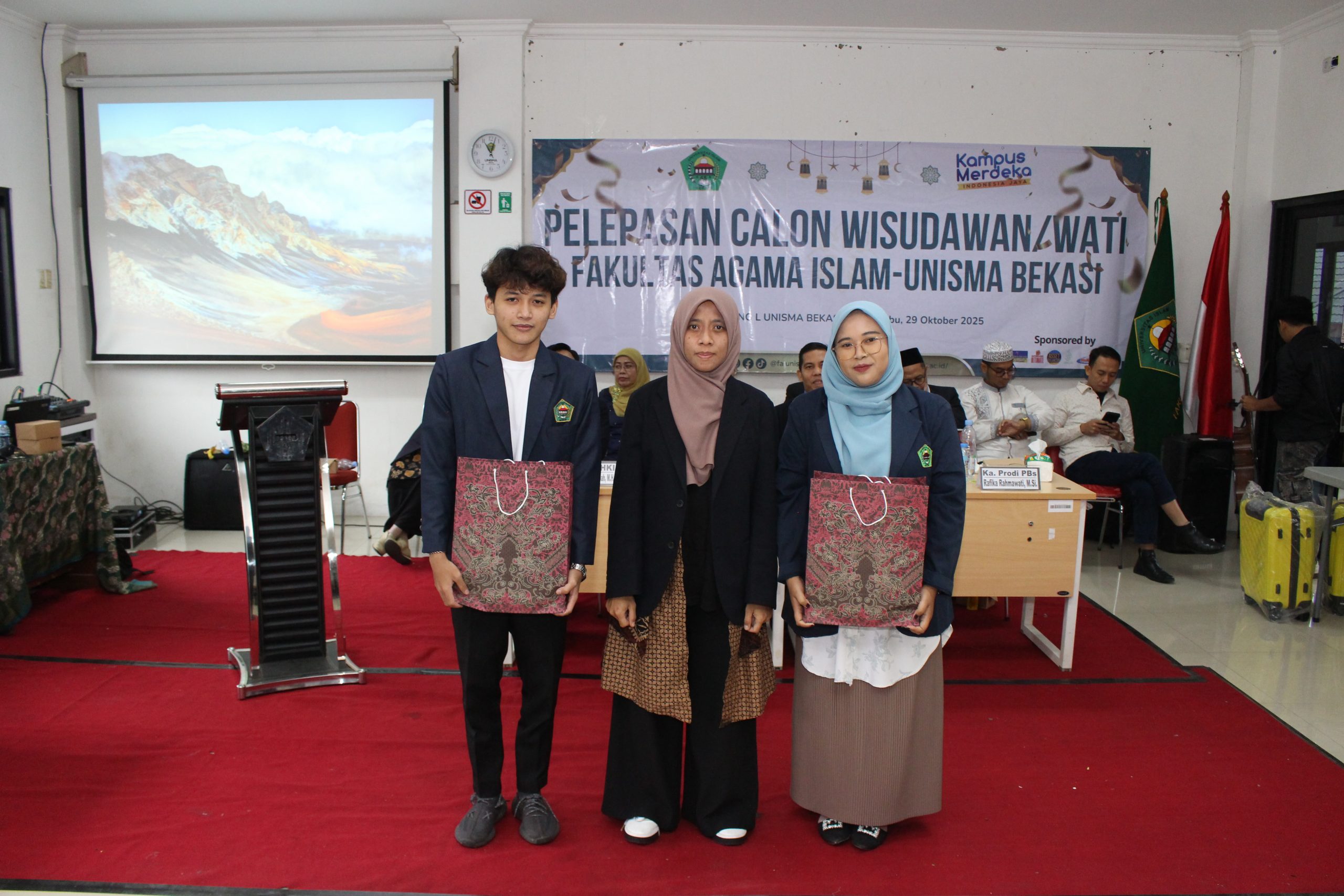 FAI UNISMA Bekasi Gelar Pelepasan dan Pembekalan Alumni PAI Jelang Wisuda 2025 FAI UNISMA Bekasi Gelar Pelepasan dan Pembekalan Alumni Jelang Wisuda 2025 (5)