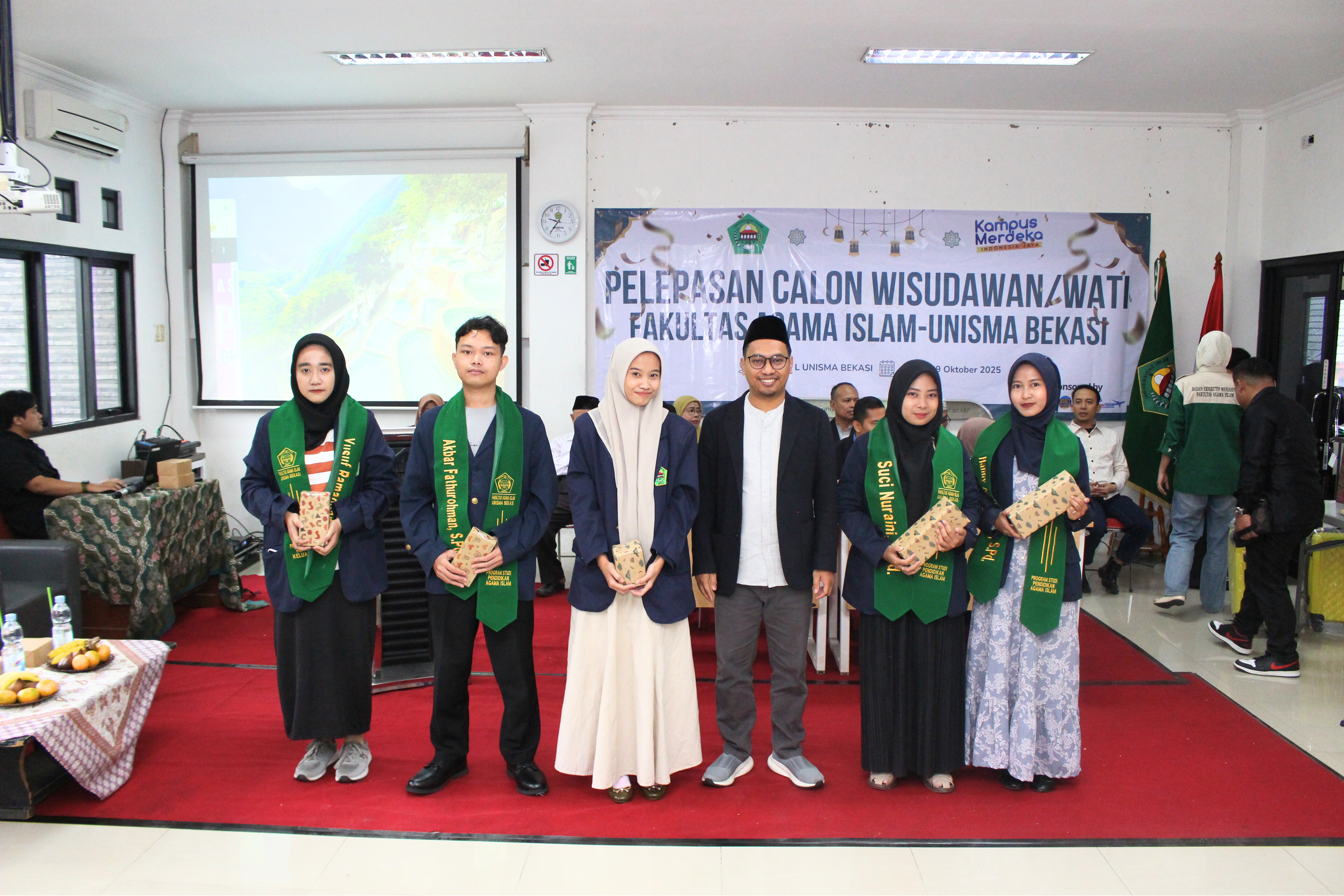 FAI UNISMA Bekasi Gelar Pelepasan dan Pembekalan Alumni PAI Jelang Wisuda 2025 FAI UNISMA Bekasi Gelar Pelepasan dan Pembekalan Alumni Jelang Wisuda 2025 (6)