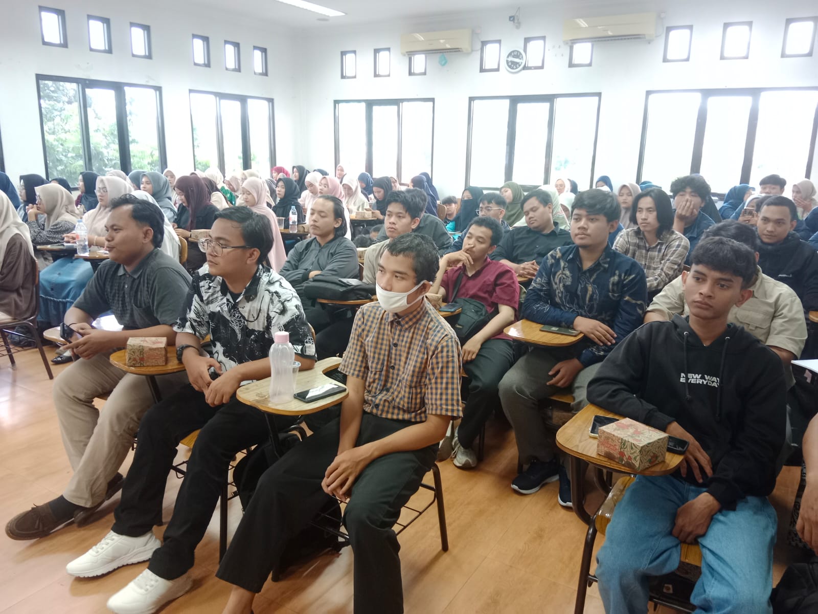 PAI UNISMA Bekasi dan FKUB Kota Bekasi Gelar Seminar Nasional Tuan Guru Bajang Ajak Mahasiswa PAI Bijak di Era Digital (1)