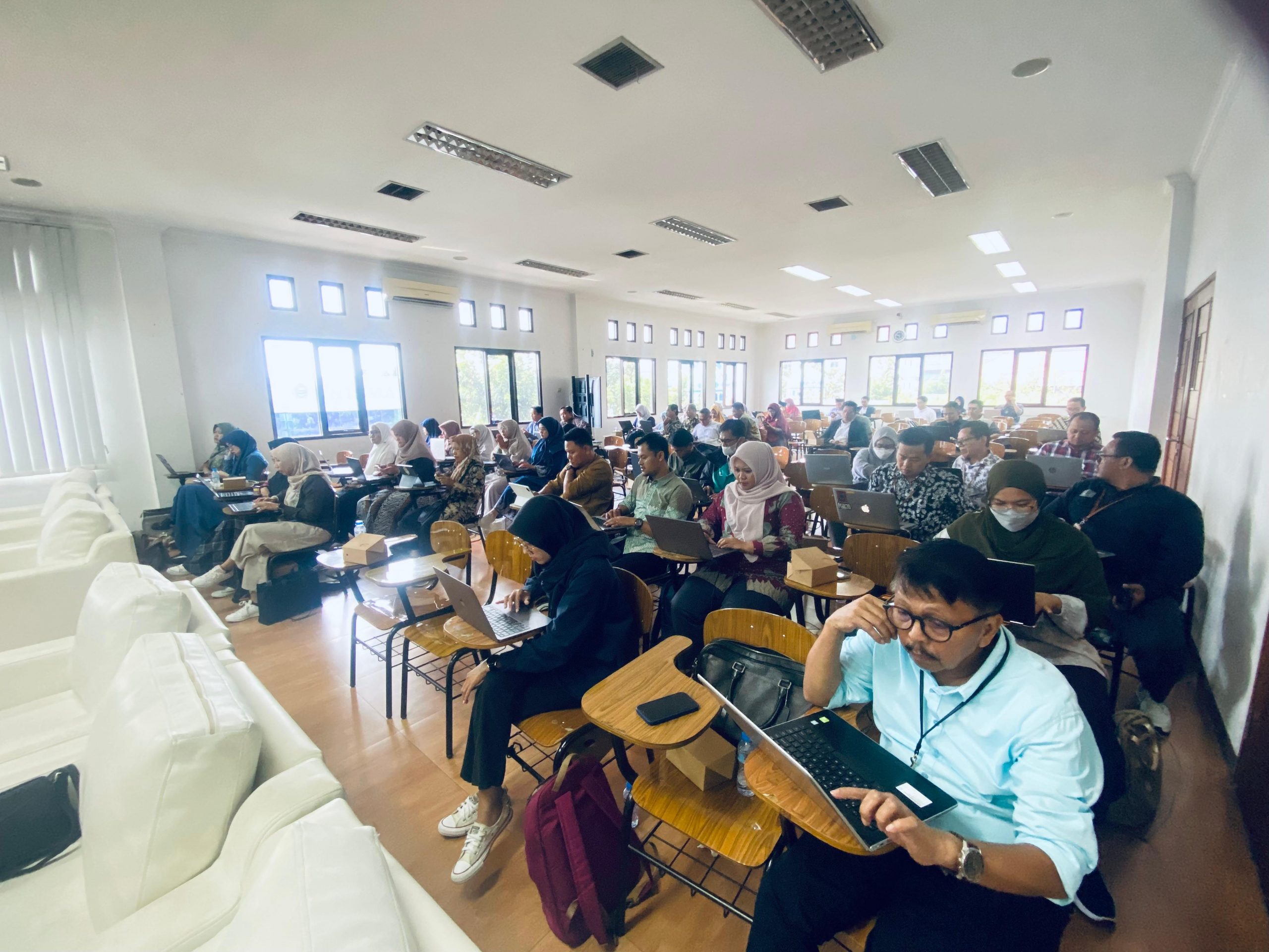 UNISMA BekasiUM.ID Bersama Majlis Dikti Litbang PP Muhammadiyah Gelar Workshop Penyusunan Renstra dan Kurikulum OBE Sesuai Permen 39 Tahun 2025 (14)ffeee