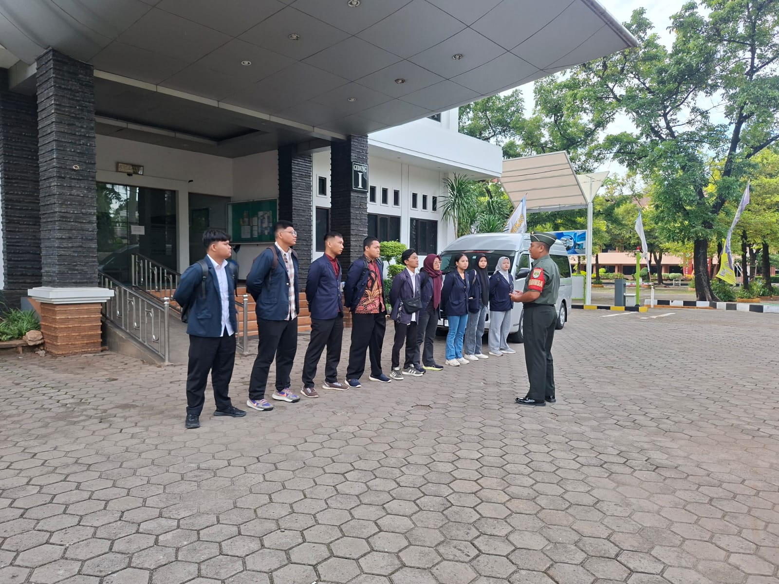 Mahasiswa UNISMA Bekasi Ikuti Giat Pembinaan Pangdam Jaya 2025 (4)