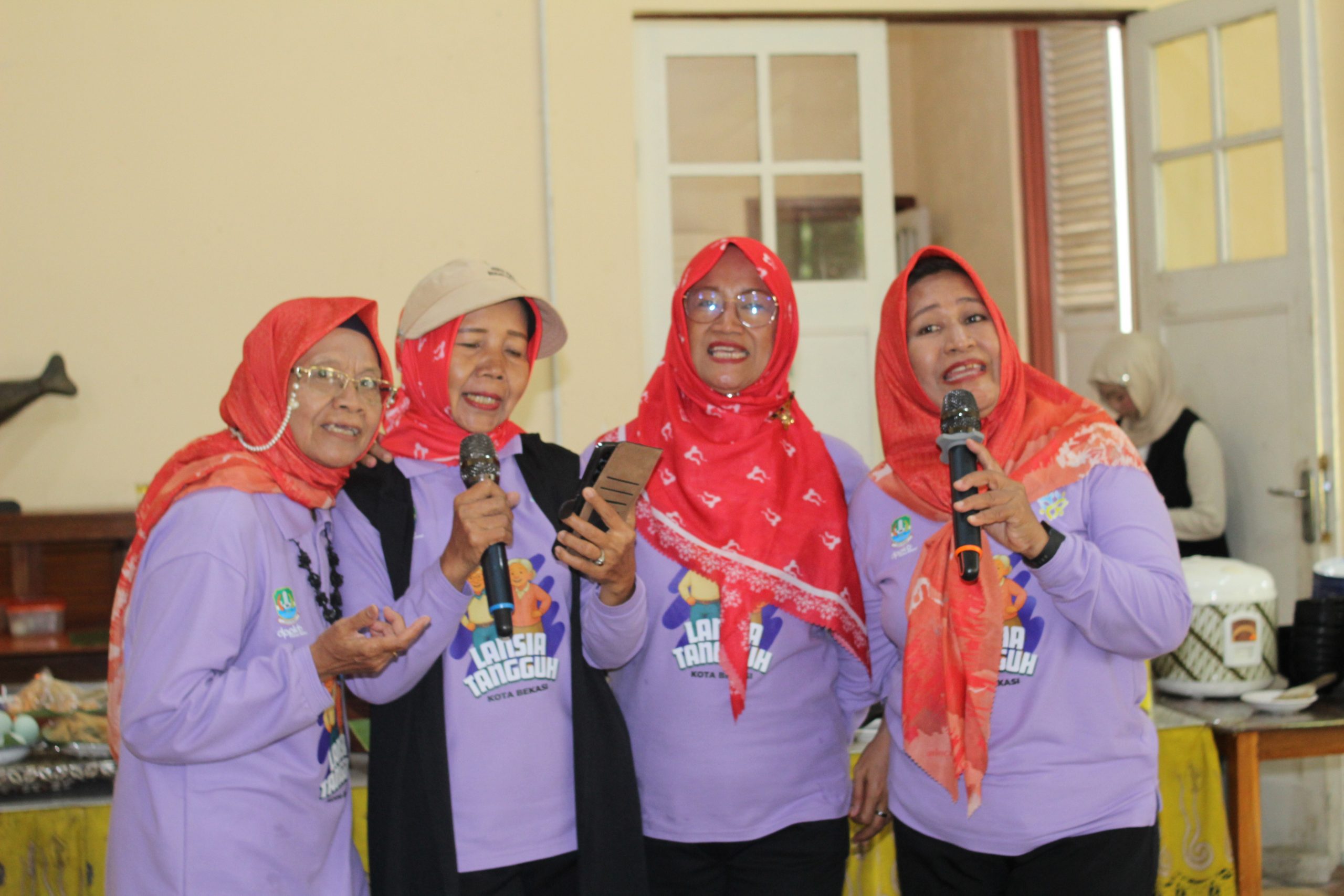 Pelepasan Sekolah Lansia Bersinar Kecamatan Bekasi Selatan Standar 2 Wujud Kebahagiaan dan Semangat Belajar di Usia Emas (1)