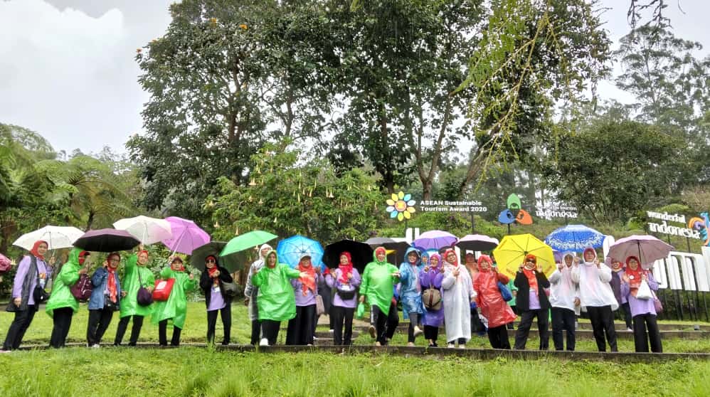 Pelepasan Sekolah Lansia Bersinar Kecamatan Bekasi Selatan Standar 2 Wujud Kebahagiaan dan Semangat Belajar di Usia Emas (4)