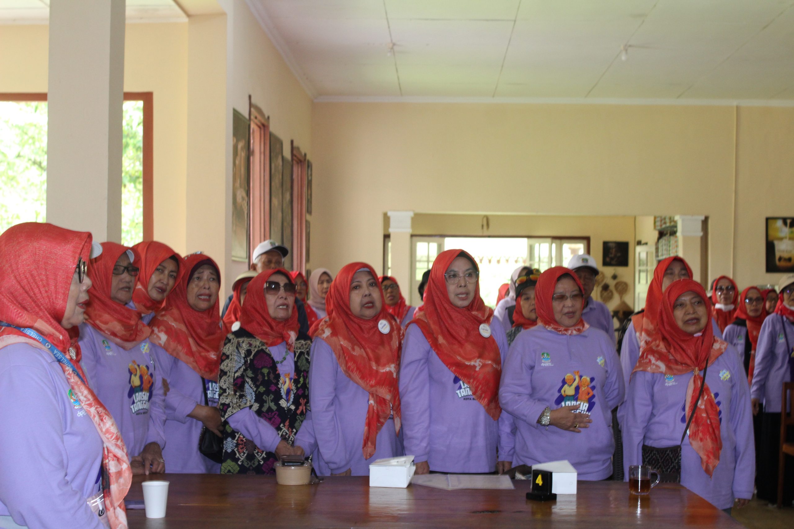 Pelepasan Sekolah Lansia Bersinar Kecamatan Bekasi Selatan Standar 2 Wujud Kebahagiaan dan Semangat Belajar di Usia Emas (6)