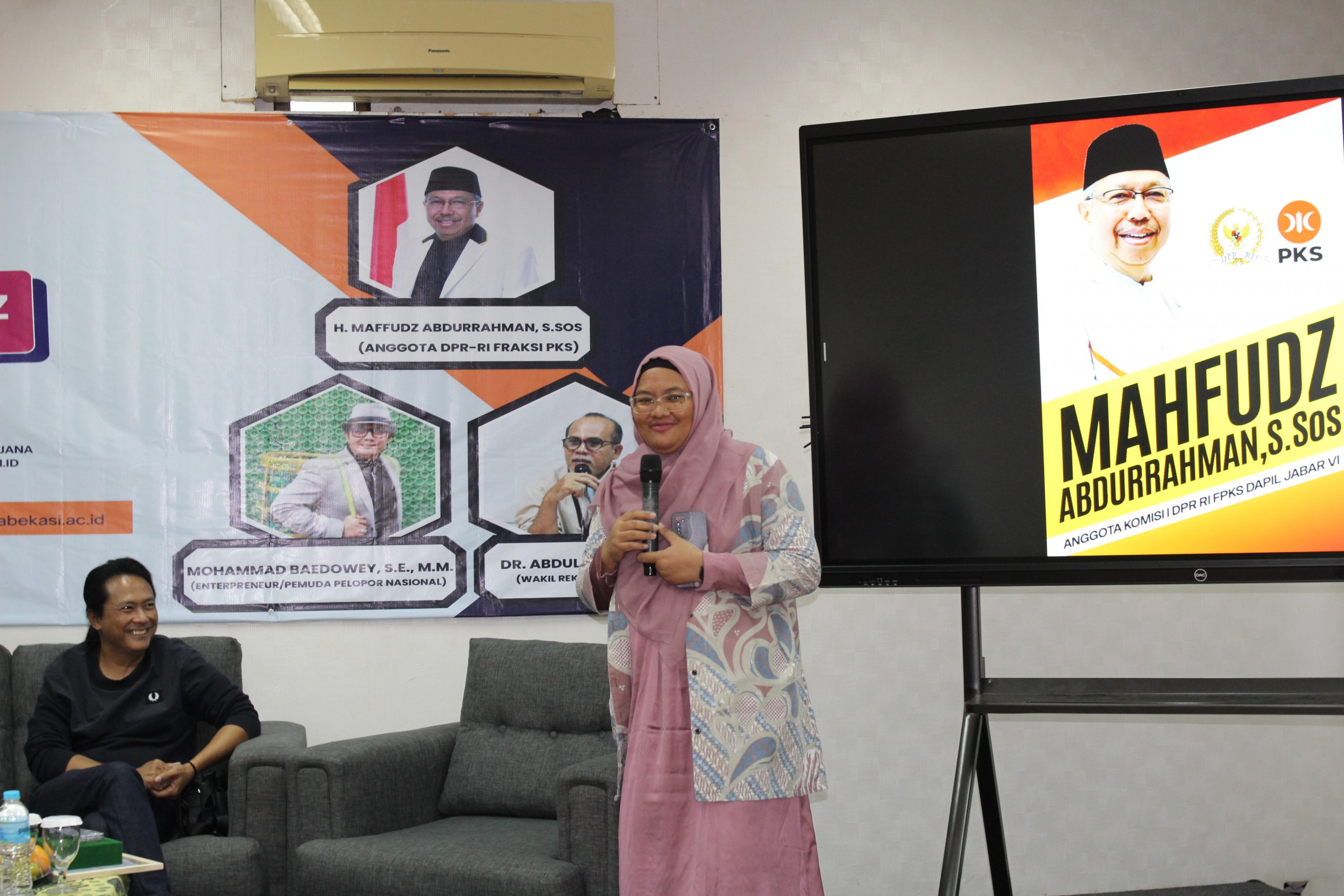 Seminar Bisnis “Prospek Bisnis bagi Gen Z” Hadirkan Wawasan Kewirausahaan bagi Mahasiswa UNISMA Bekasi (12)