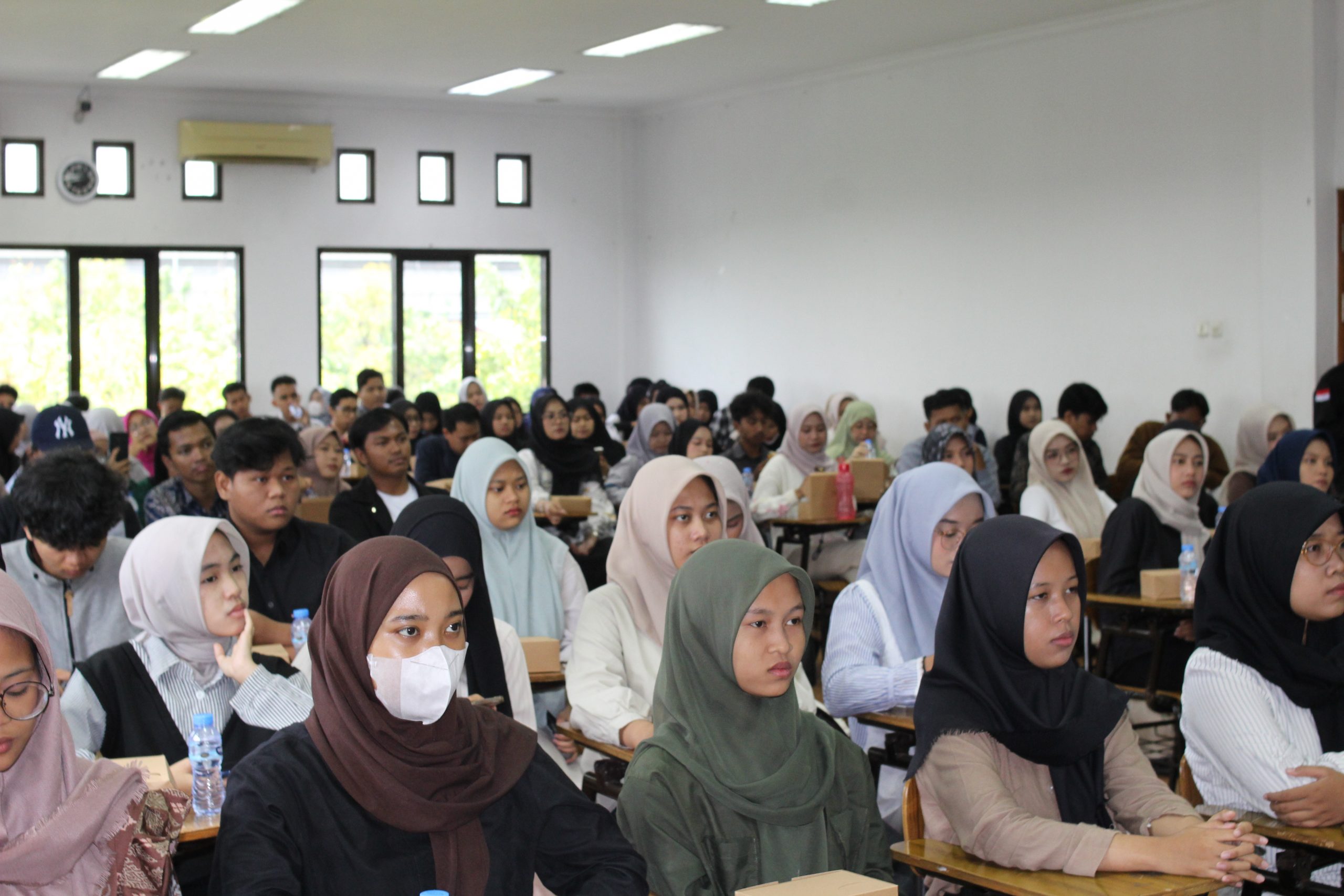 Seminar Bisnis “Prospek Bisnis bagi Gen Z” Hadirkan Wawasan Kewirausahaan bagi Mahasiswa UNISMA Bekasi (6)