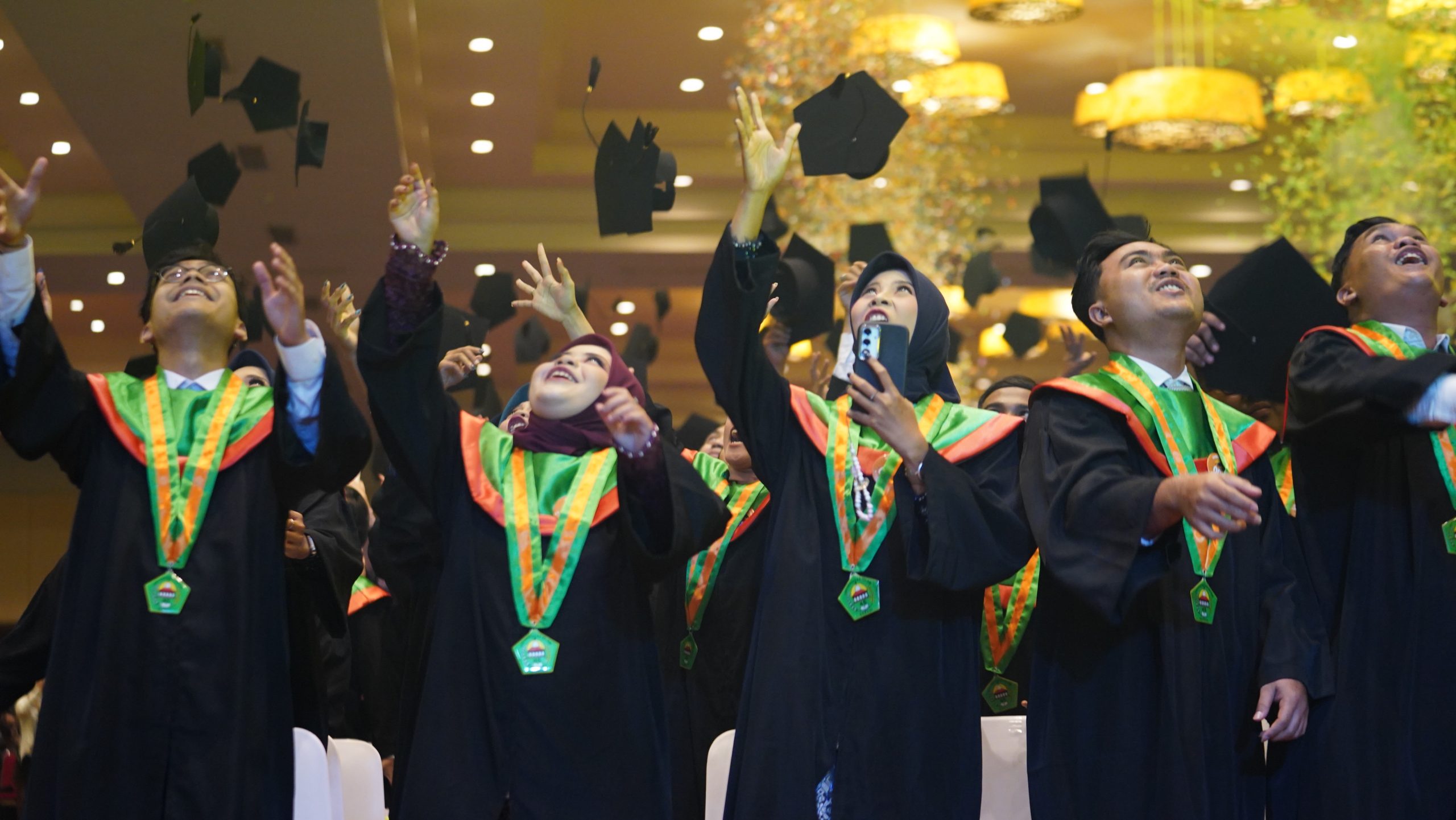 UNISMA Bekasi Gelar Wisuda ke-46 di TMII, 908 Wisudawan Siap Jadi Insan Khairu Ummah (1) UNISMA Bekasi Gelar Wisuda ke-46 di TMII, 908 Wisudawan Siap Jadi Insan Khairu Ummah (1)