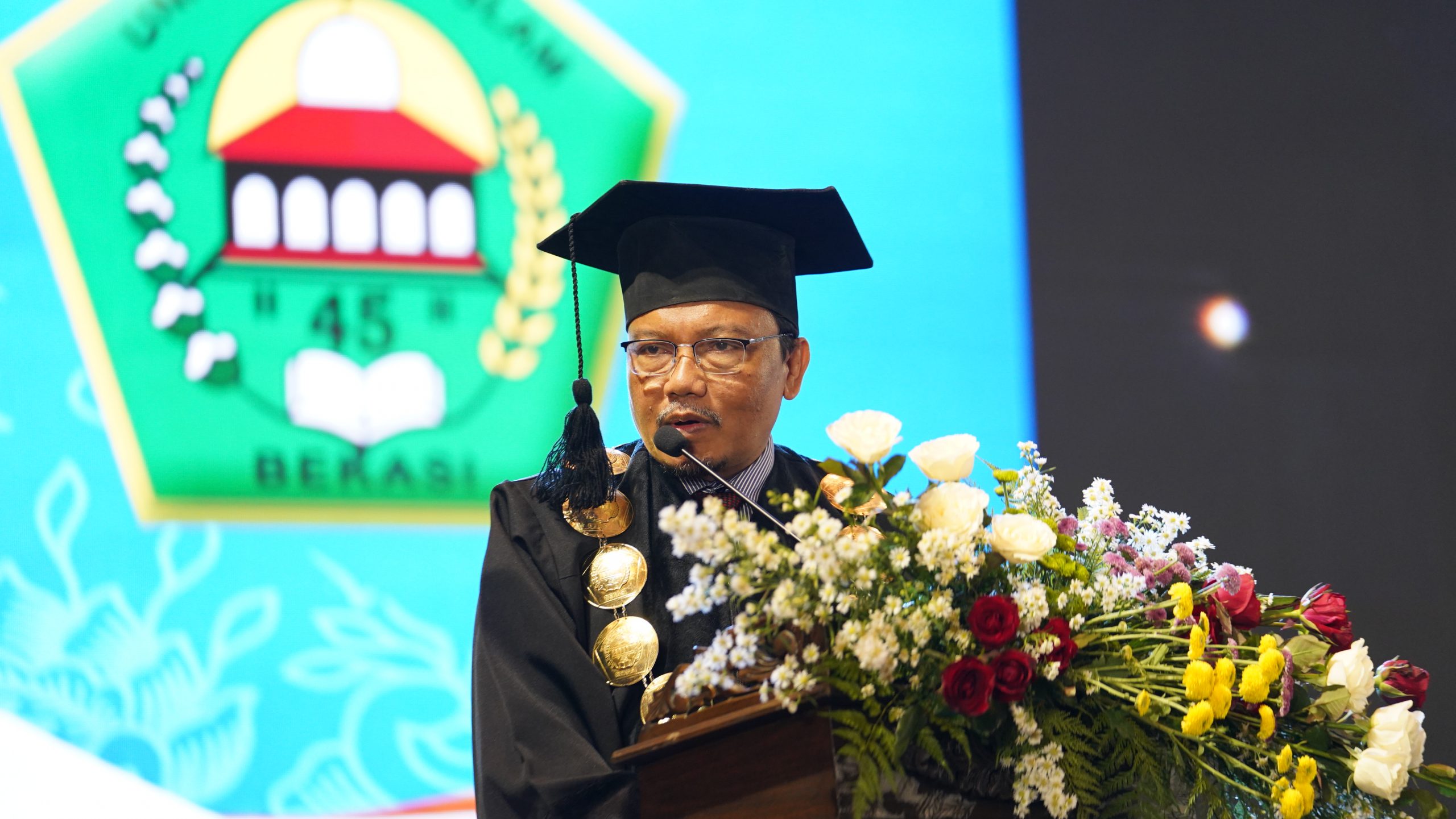 UNISMA Bekasi Gelar Wisuda ke-46 di TMII, 908 Wisudawan Siap Jadi Insan Khairu Ummah (1)b