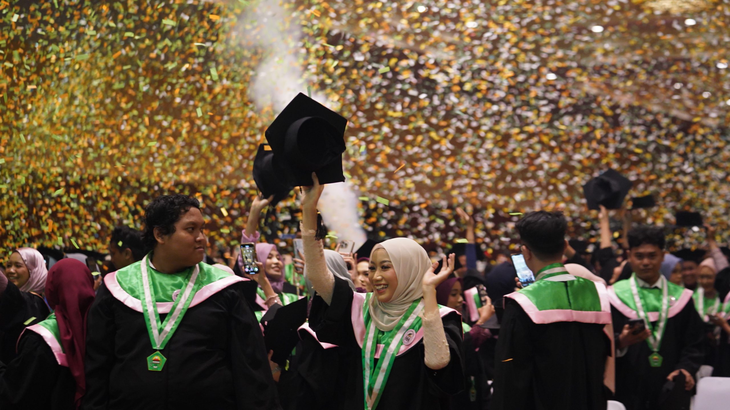 UNISMA Bekasi Gelar Wisuda ke-46 di TMII, 908 Wisudawan Siap Jadi Insan Khairu Ummah (3) UNISMA Bekasi Gelar Wisuda ke-46 di TMII, 908 Wisudawan Siap Jadi Insan Khairu Ummah (3)