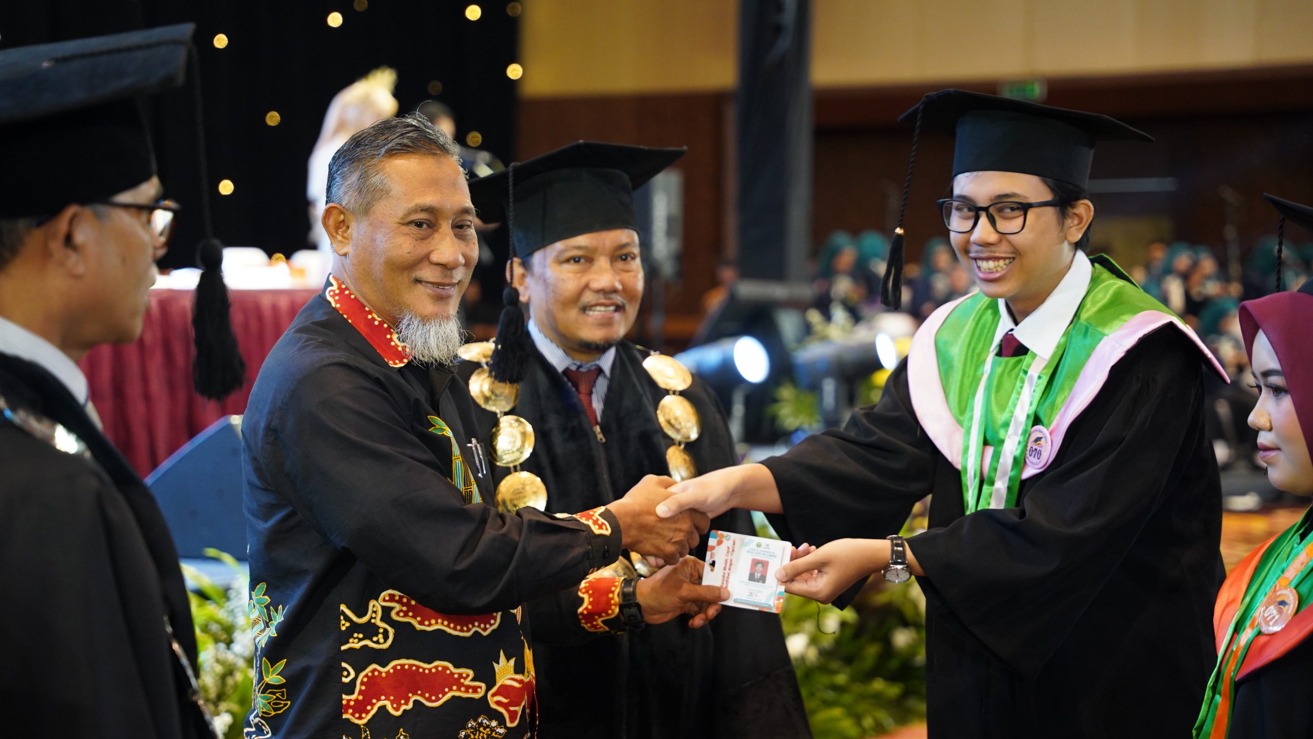 UNISMA Bekasi Gelar Wisuda ke-46 di TMII, 908 Wisudawan Siap Jadi Insan Khairu Ummah (6)