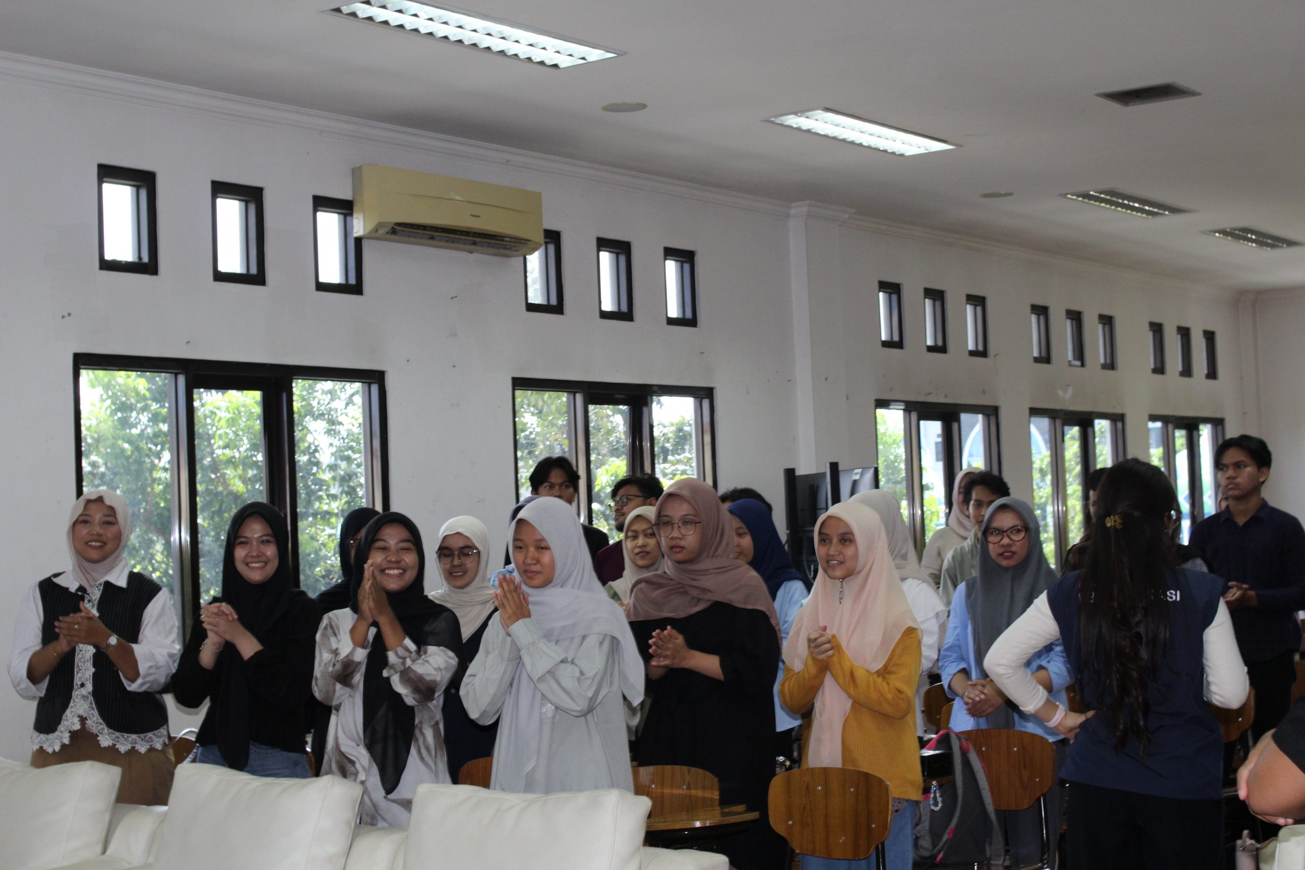 Cevest Goes to Campus Digelar di UNISMA Bekasi Bekali Mahasiswa Akhir dan Alumni (11)