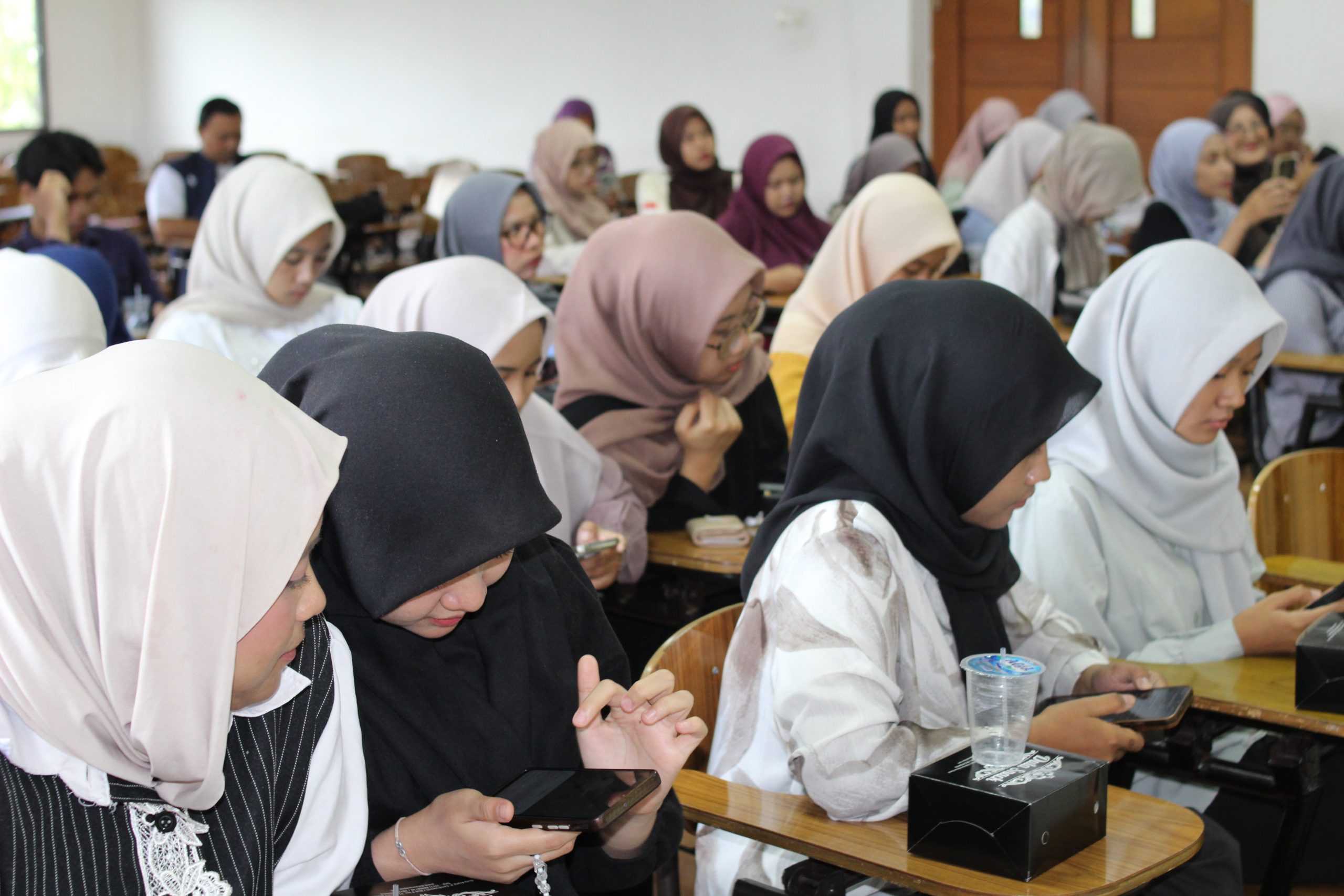 Cevest Goes to Campus Digelar di UNISMA Bekasi Bekali Mahasiswa Akhir dan Alumni (15)