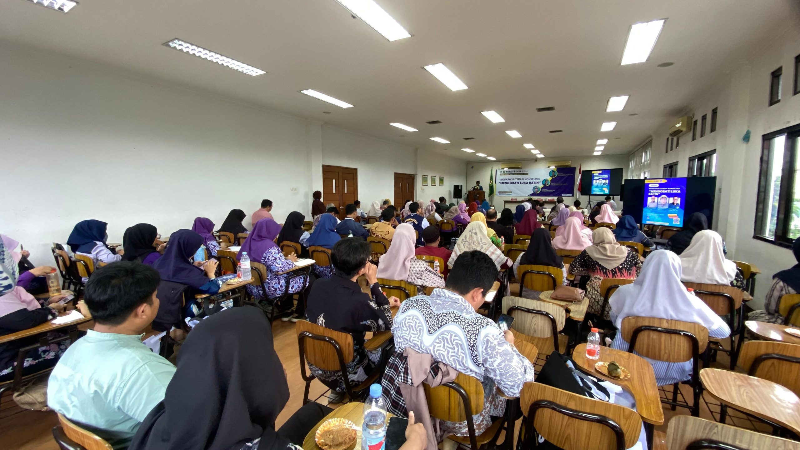 UNISMA Universitas Islam 45 bekasi UMID Universitsa Muhammadiyah Indonesia Mengobati Luka Batin MGK SMK Kota Bekasin6 (1)