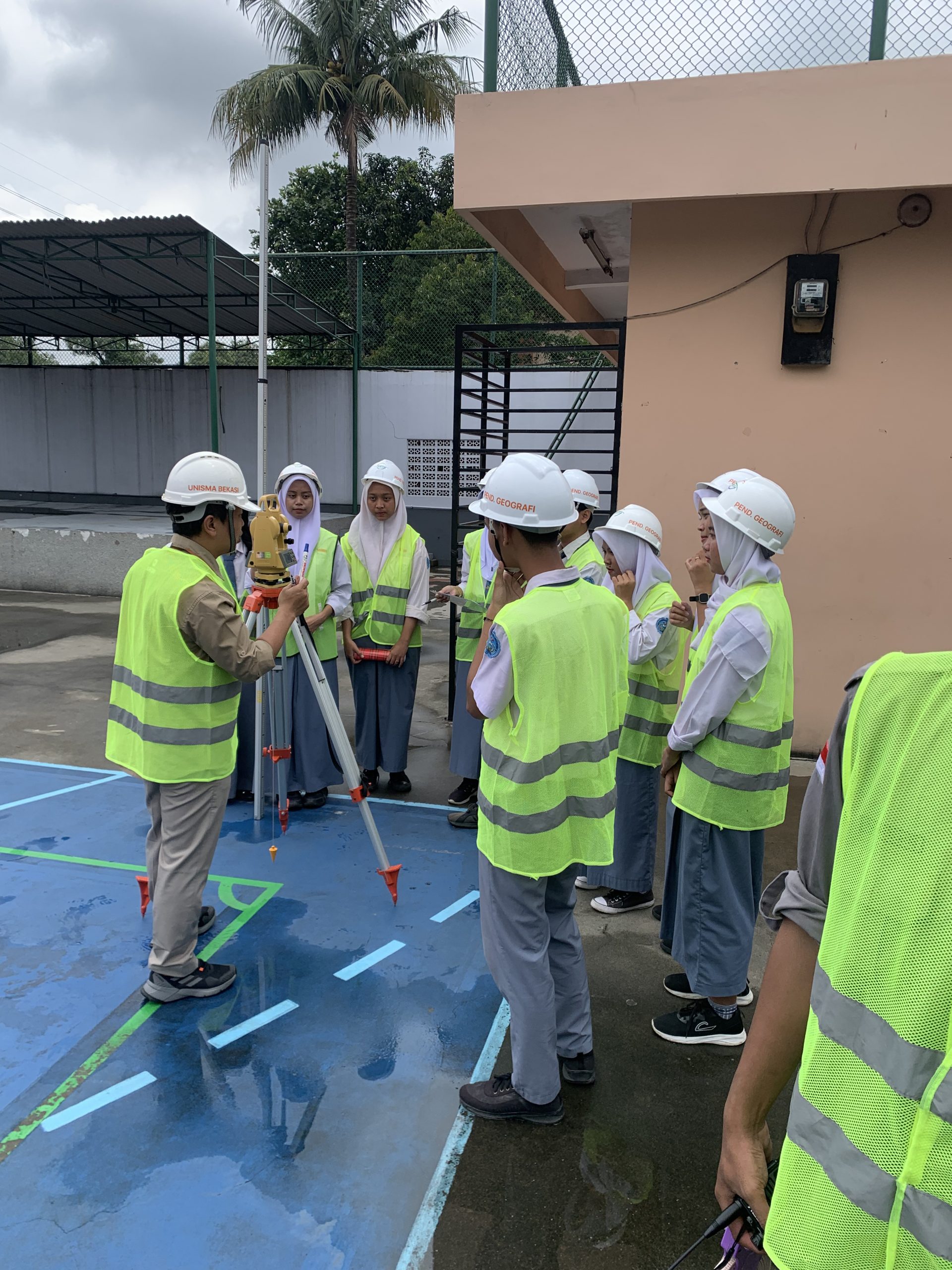 Siswa Kelas XII SMAN 20 Kota Bekasi Ikuti Visiting Class Geografi di FKIP UNISMA Bekasi (3)
