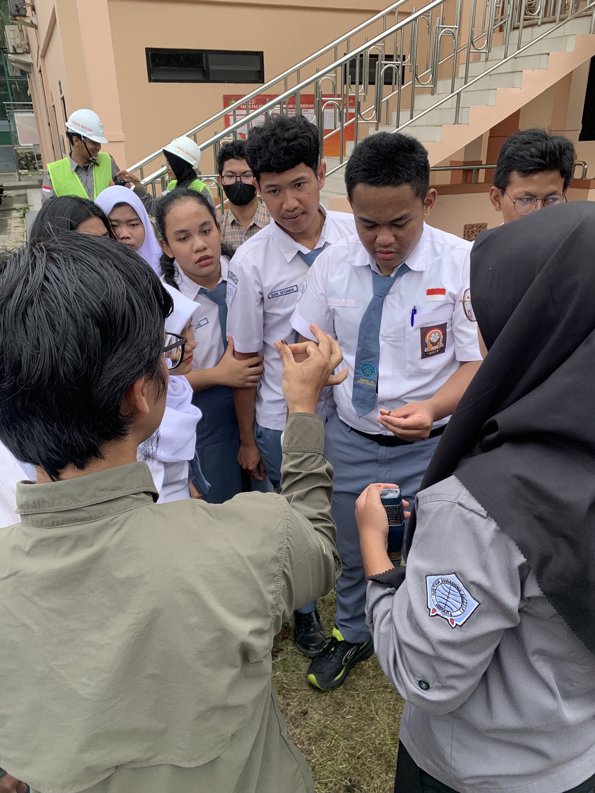 Siswa Kelas XII SMAN 20 Kota Bekasi Ikuti Visiting Class Geografi di FKIP UNISMA Bekasi (5)