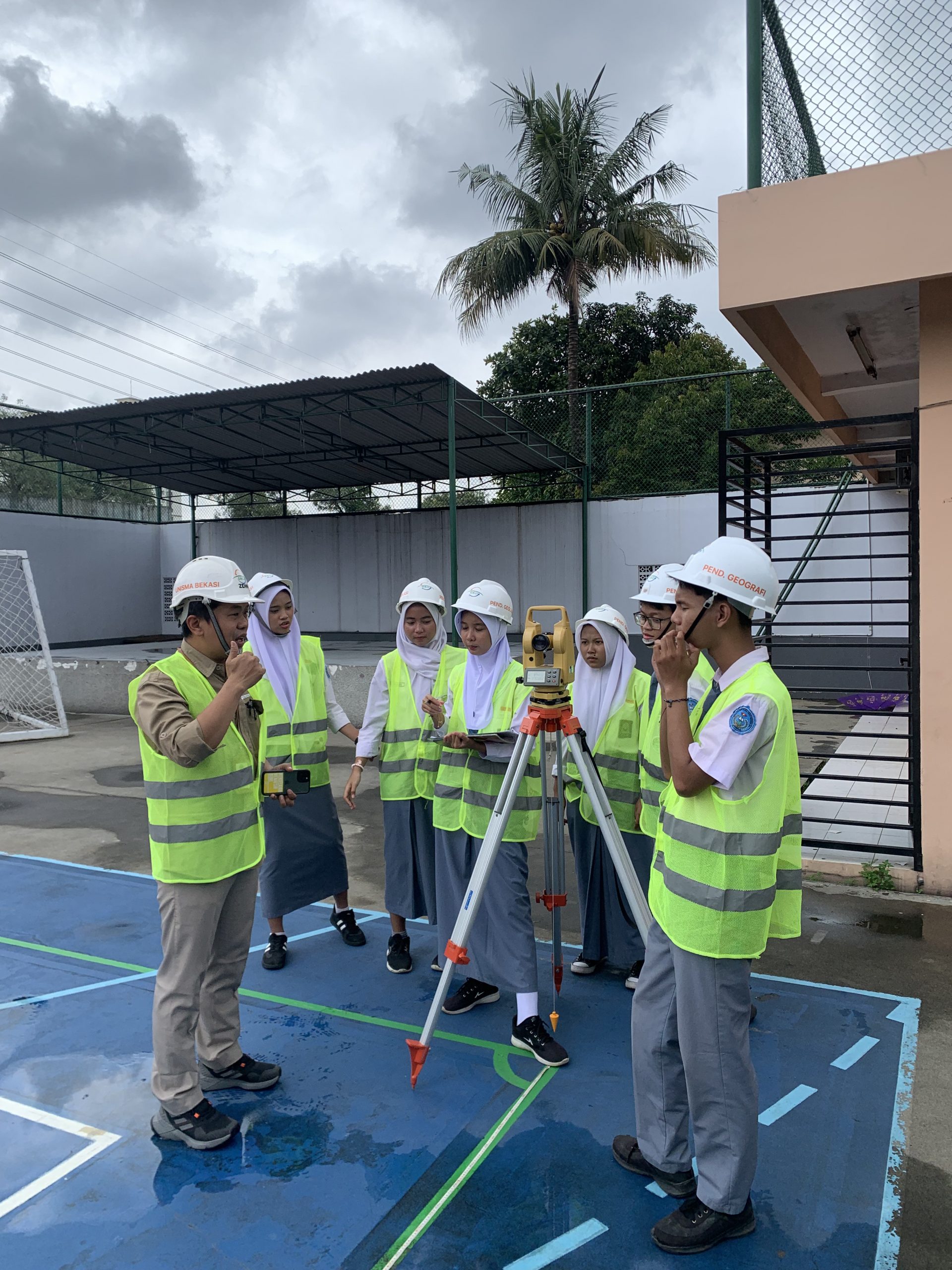 Siswa Kelas XII SMAN 20 Kota Bekasi Ikuti Visiting Class Geografi di FKIP UNISMA Bekasi (9)